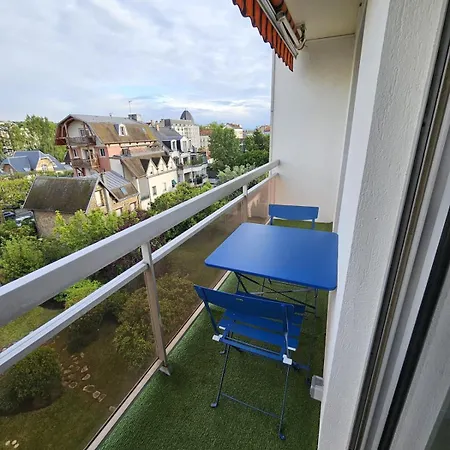 Au Coeur Du Triangle D'or Apartment *
